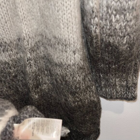 😊Anthropology Alpaca Wool Blend Oversize Sweater Gray Ombre Stripe Sz M EUC - Picture 8 of 9